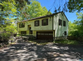 15 Bear Mountain Rd, Danbury, CT 06811