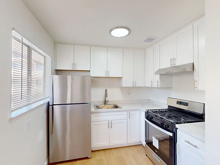 1520 Castro St — Photo 3