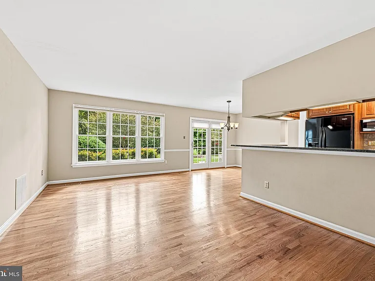 1432 Filene Ct — Photo 3
