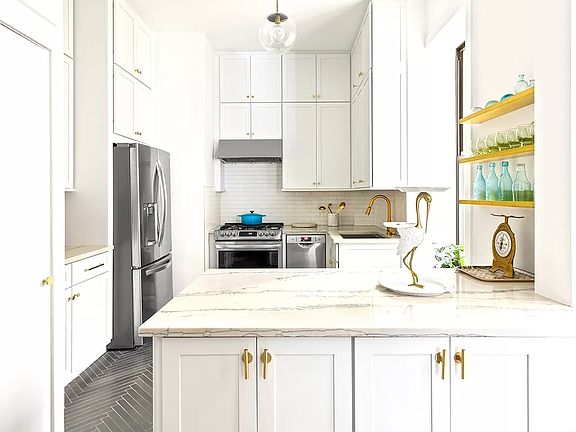 4th image of 125 Eastern Pkwy APT 1A