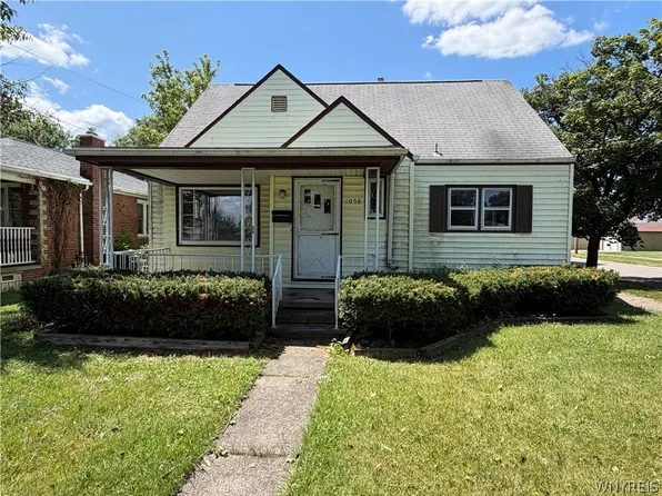 1058 92nd St, Niagara Falls, NY 14304