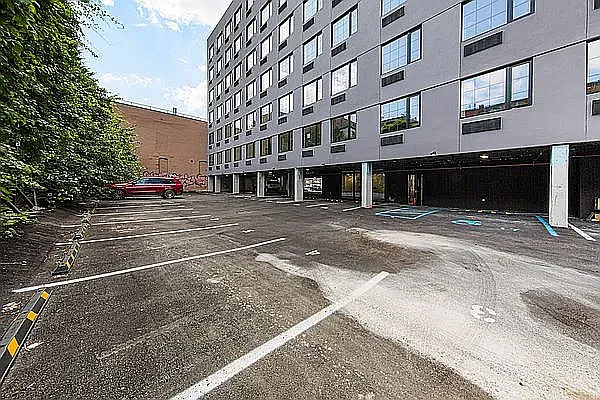 Rented by JCS Realty Group LLC | media 84