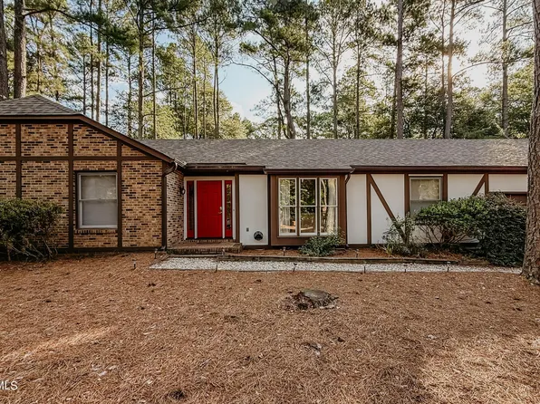 145 Westchester Circle, Pinehurst, NC 28374