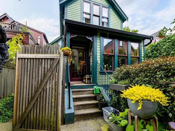 660 Georgia St E, Vancouver, BC V6A 2A1