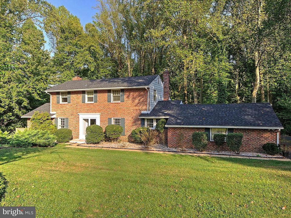 1st image of 606 Parker Ct