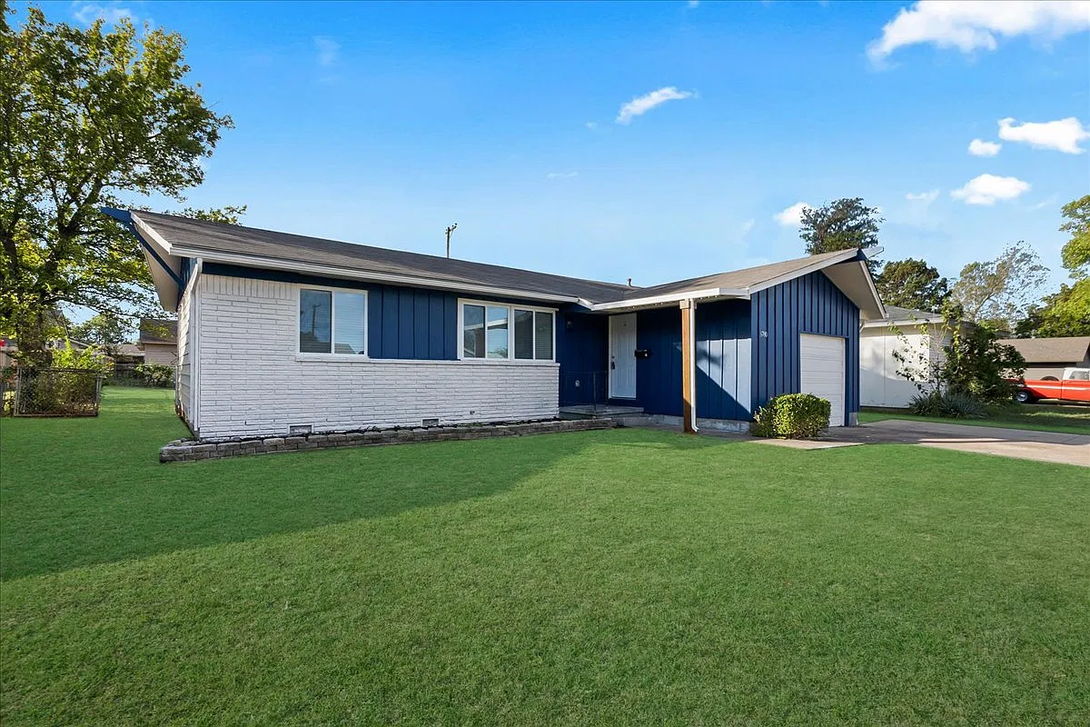 3 bed, 1.0 bath, 920 sqft, $1,395 — Photo 2