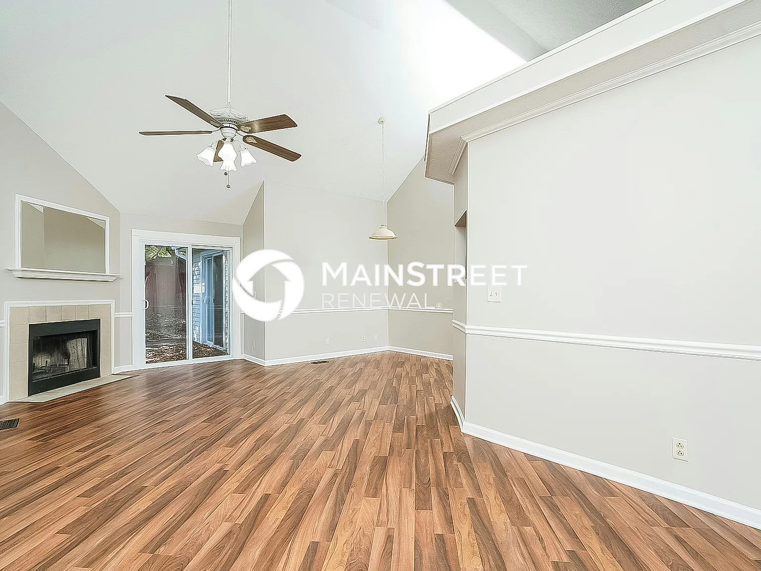 4068 Calumet Dr — Photo 3