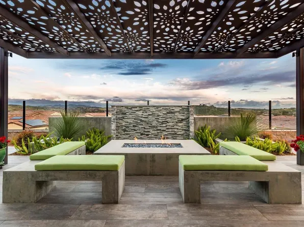 2555 Glasgow Dr, Carlsbad, CA 92010