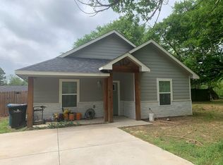 904 Rice St, Denison, TX 75020
