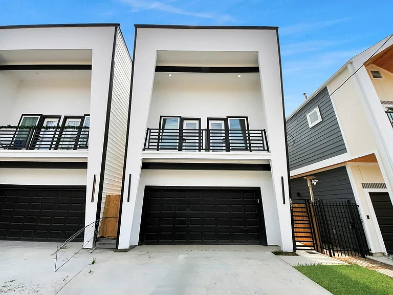 3524 Rebecca St — Photo 3