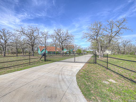 5th image of 353 Jackson