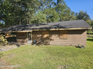 205 Pine Ave, Collins, MS 39428