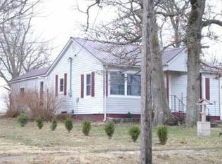 205 W Chestnut St, Dixon, MO 65459