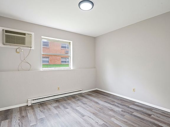 5th image of 2425 Wesleyan Ave APT 6