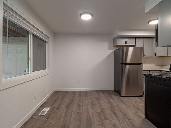 5th image of 4325 E 17th St Unit 8