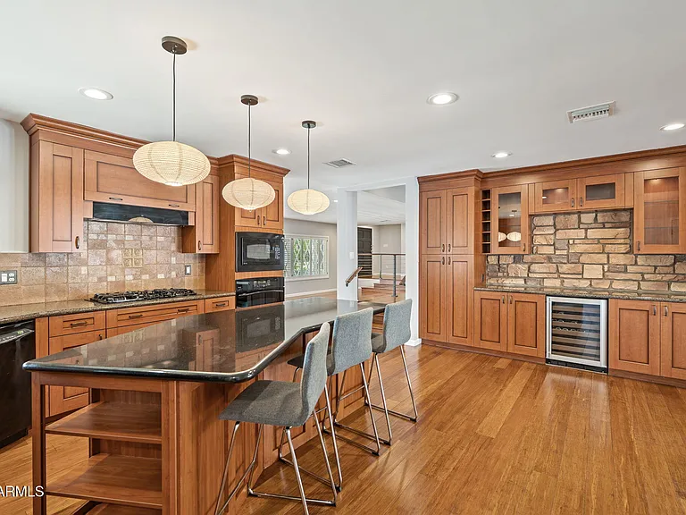 2054 E Rancho Dr — Photo 19