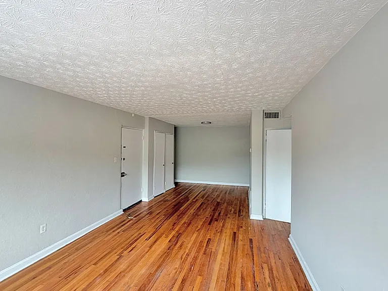 596 Lowell Ave — Photo 13