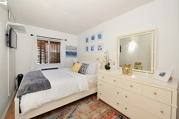 Rented by Corcoran | media 12
