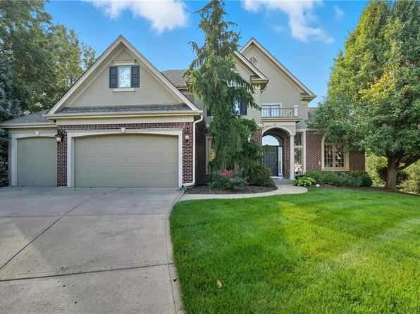 10107 N Chestnut Ct, Kansas City, MO 64155