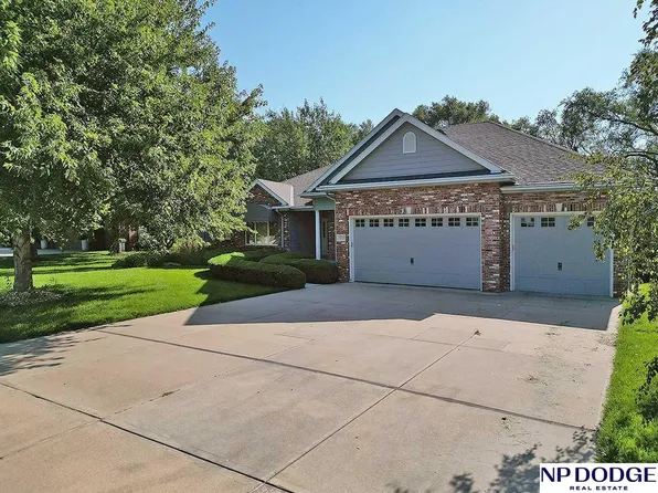 1613 S 213th Cir, Elkhorn, NE 68022