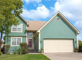 920 SE 12th Ter, Lees Summit, MO 64081