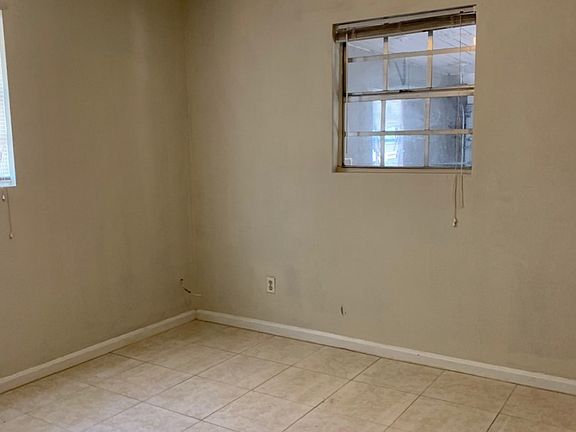 4th image of 3502 Lindell Ave