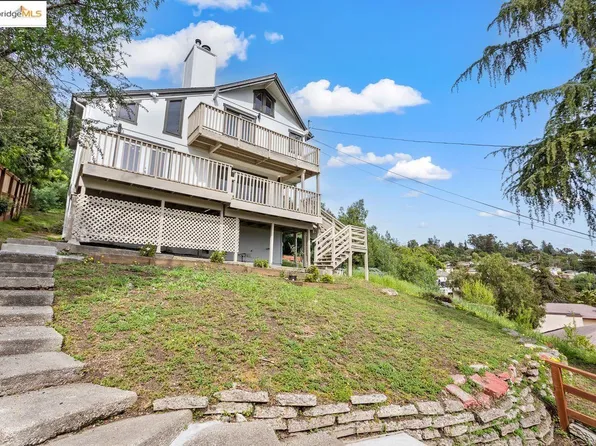 7008 Outlook Ave, Oakland, CA 94605