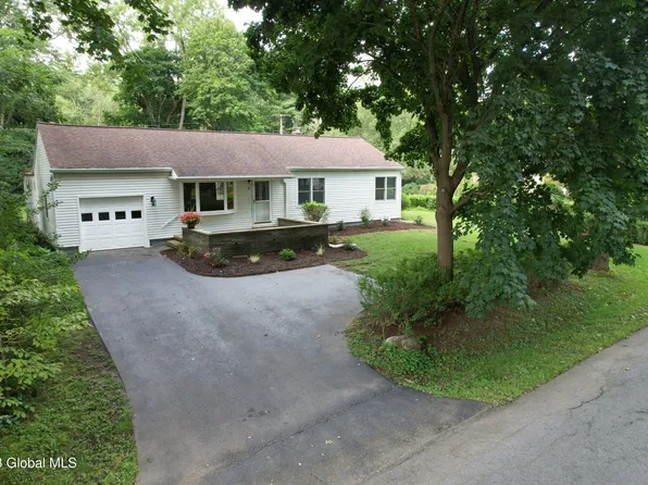 1 Hillandale Drive, Ballston Lake, NY 12019