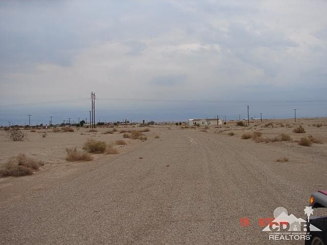 2nd image of 2186 Quemado Ave
