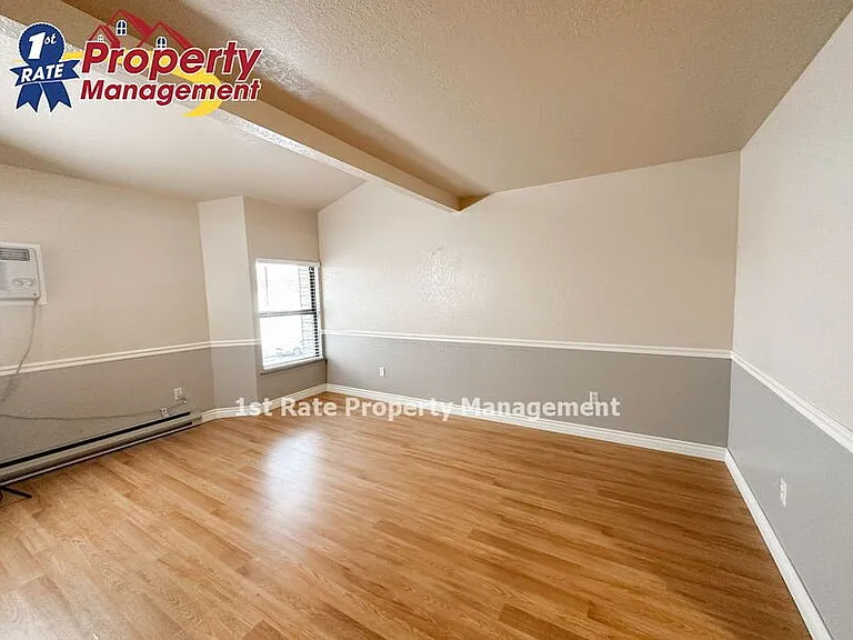 Bond Apartments — Photo 40