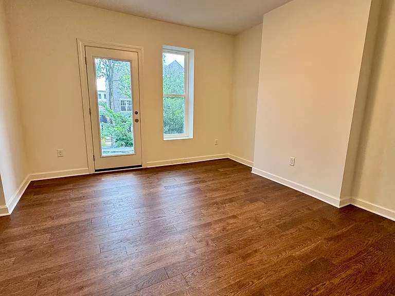 1321 Forsythe Ave — Photo 19