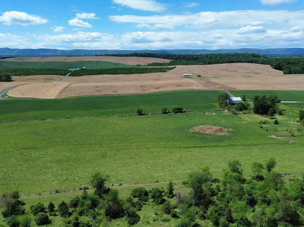 4080 Flat Rock Rd, Quicksburg, VA 22847