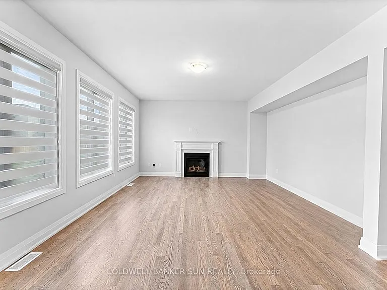 166 Prince Charles Cres — Photo 16