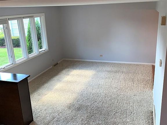 3rd image of 15117 Long Ave