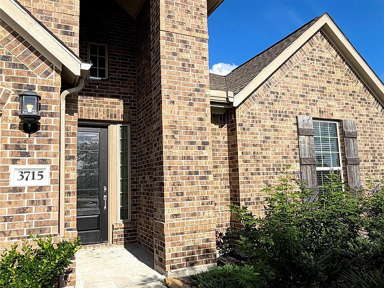 3715 Rock Ledge Dr — Photo 3