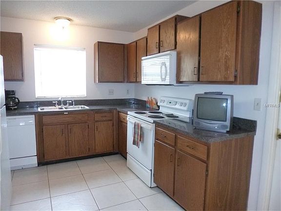 3rd image of 11192 Maxton Way N
