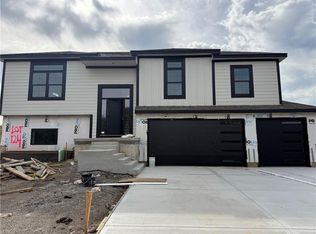 2129 Deerfield Ter, Liberty, MO 64068