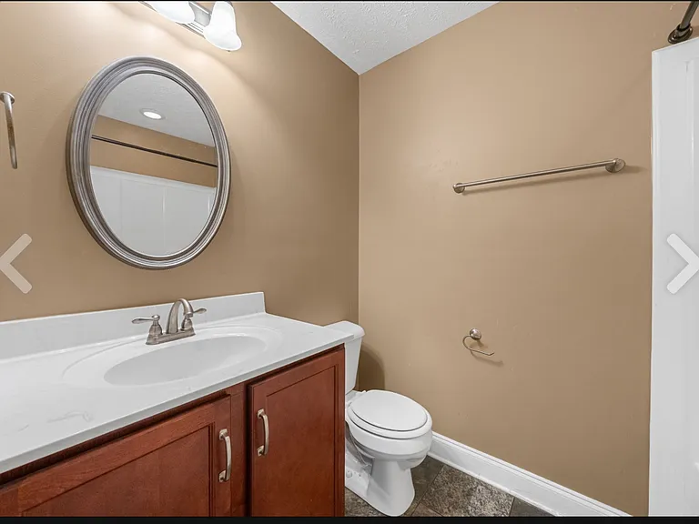 546 Falkland Cir — Photo 6