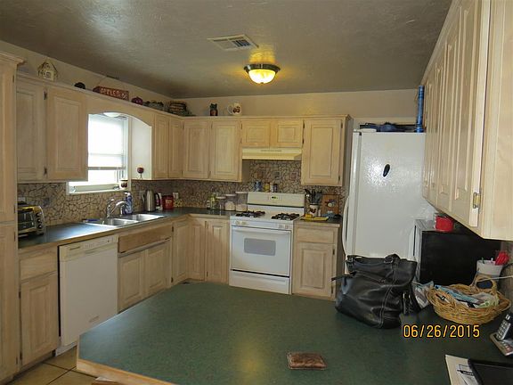 3rd image of 1518 W Tulsa Ave