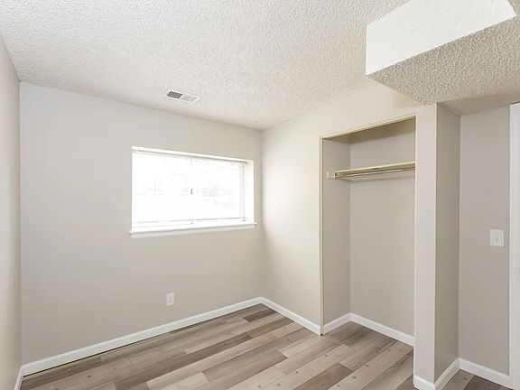 3rd image of 1307 S Lewiston Way