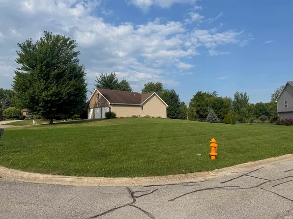 86 Bergamo Ct, Crown Point, IN 46307