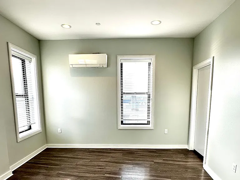 82 Franklin St — Photo 9