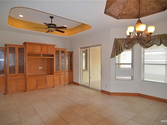 3rd image of 708 E Balboa Ave
