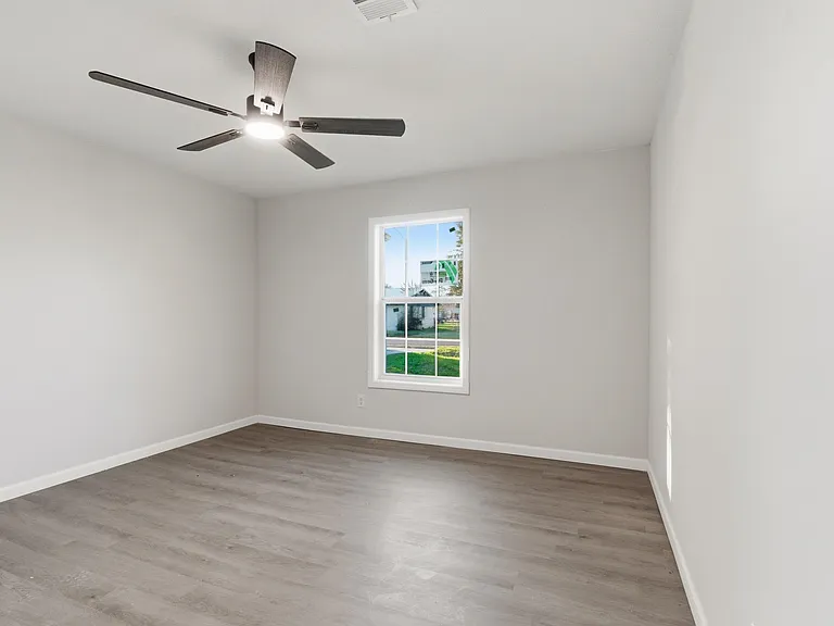 452 Scenic Dr — Photo 15
