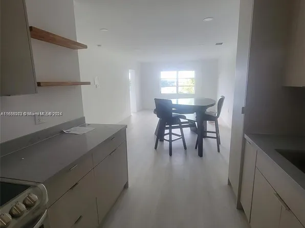 251 NE 187th St APT 827, Miami, FL 33179