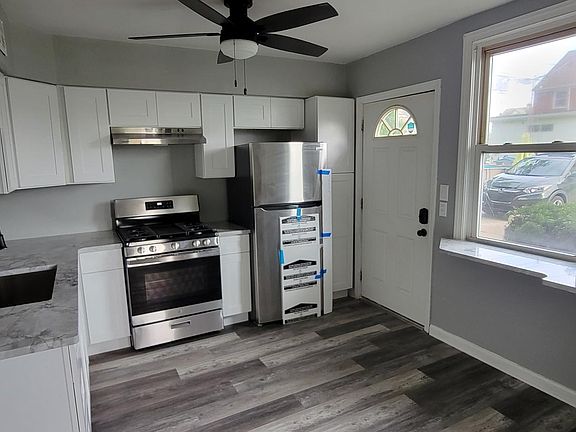 2nd image of 2120 Russell Ave