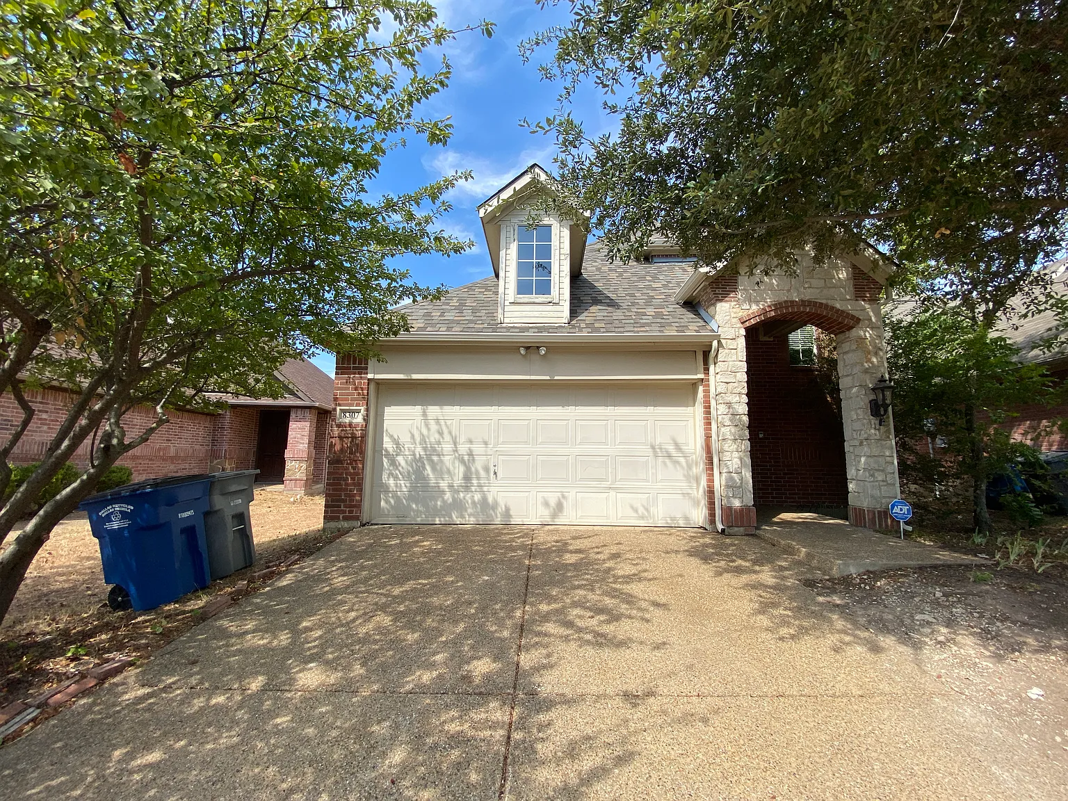 3 bed, 2.5 bath, 1629 sqft, $2,595 — Photo 1