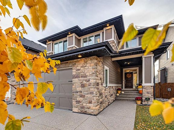 2nd image of 64 E Cranbrook Cres SE