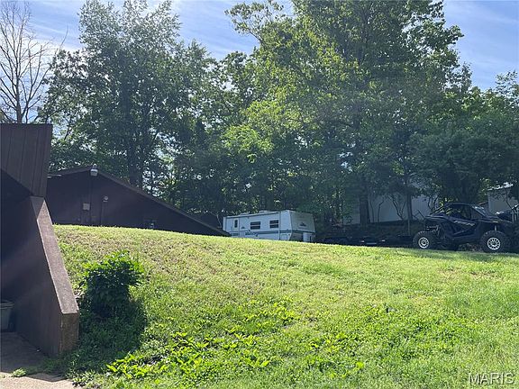 5th image of 206 Town And Country Rd
