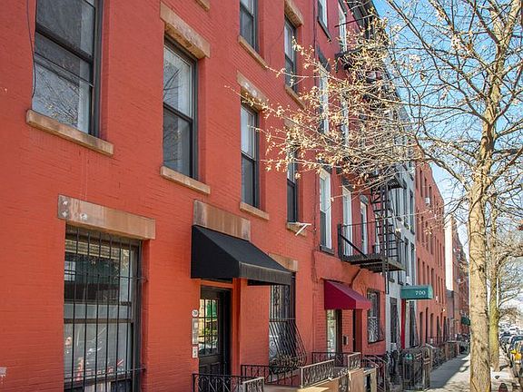 3rd image of 706 Sackett St APT 2R